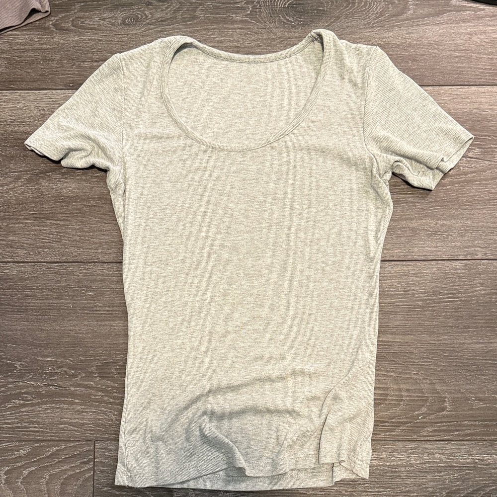 Women's Assorted Color Tops - Picture 2 of 5
